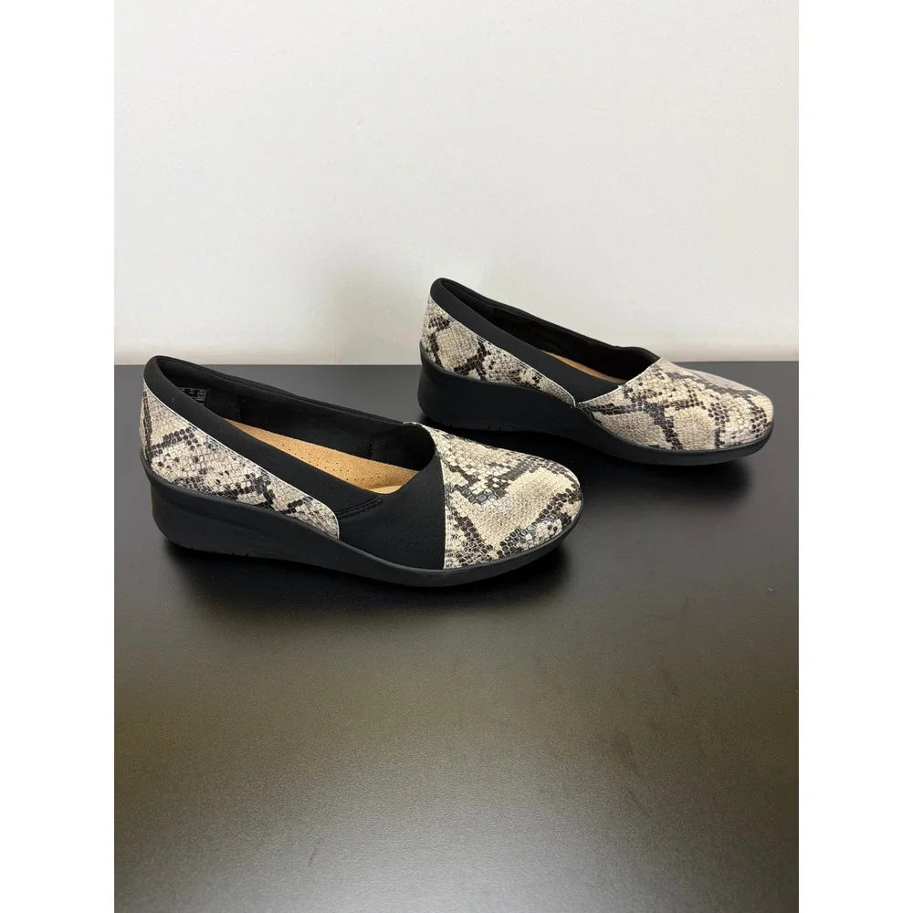 Clarks Ultimate Comfort Suttyn Walk Grey Snake Python Gris Slip On Wedges Size 9
